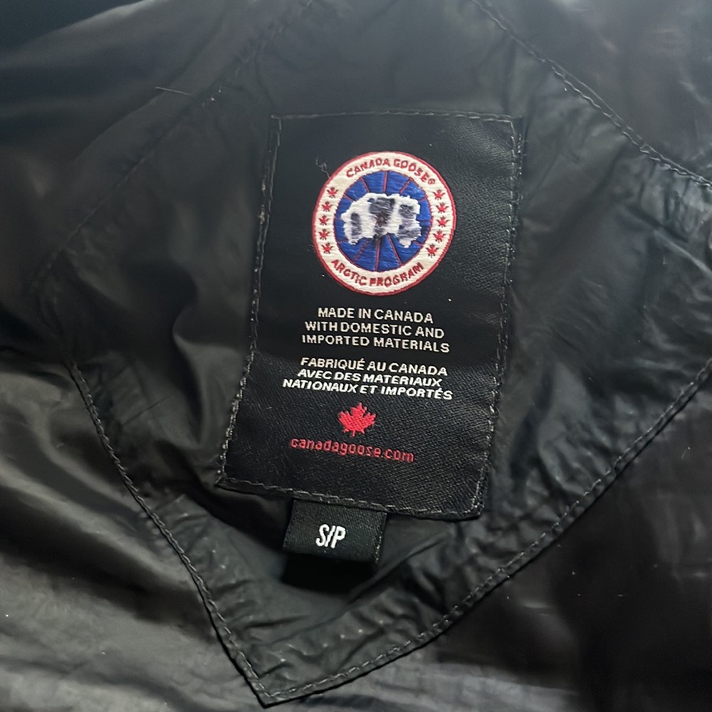 Canada goose jacket - Picture 6 of 10